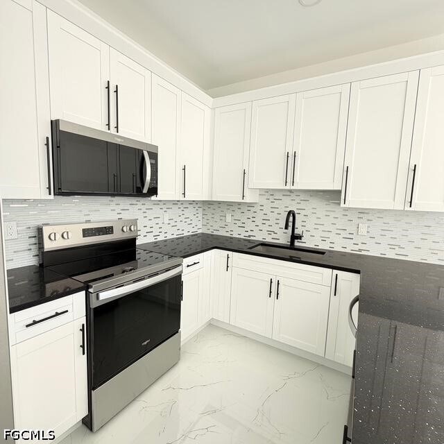 Building Photo - 209-211 W 12th St