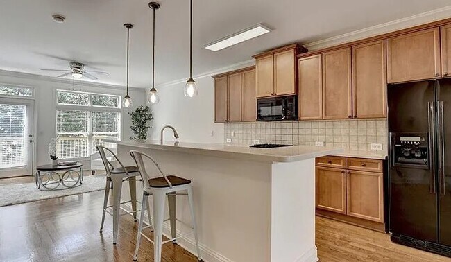 Building Photo - 10898 Gallier St