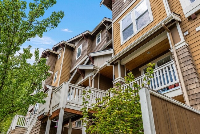Building Photo - 2070 NW Talus Dr