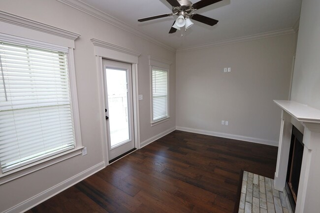 Building Photo - 4704 Crescent Ct