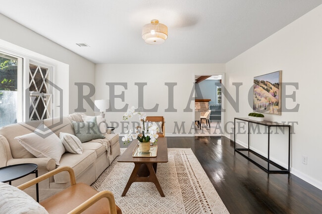 Building Photo - 1126 Farmstead St