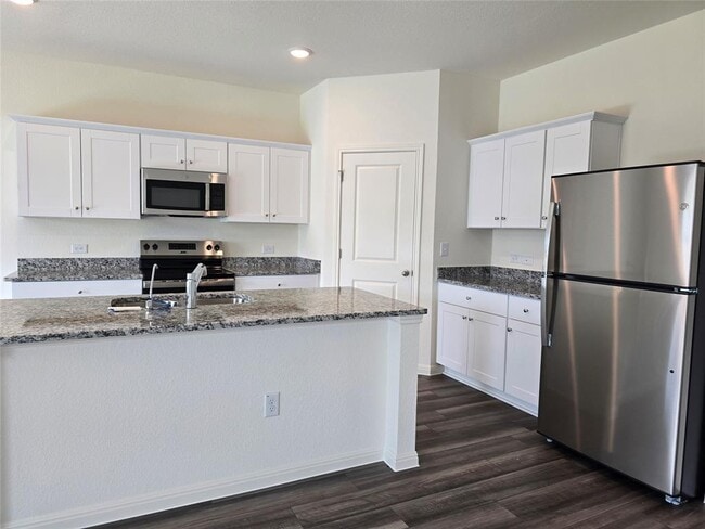Building Photo - 145 Blazilmar Ln