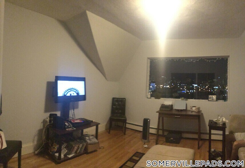 Building Photo - 5 Munroe St