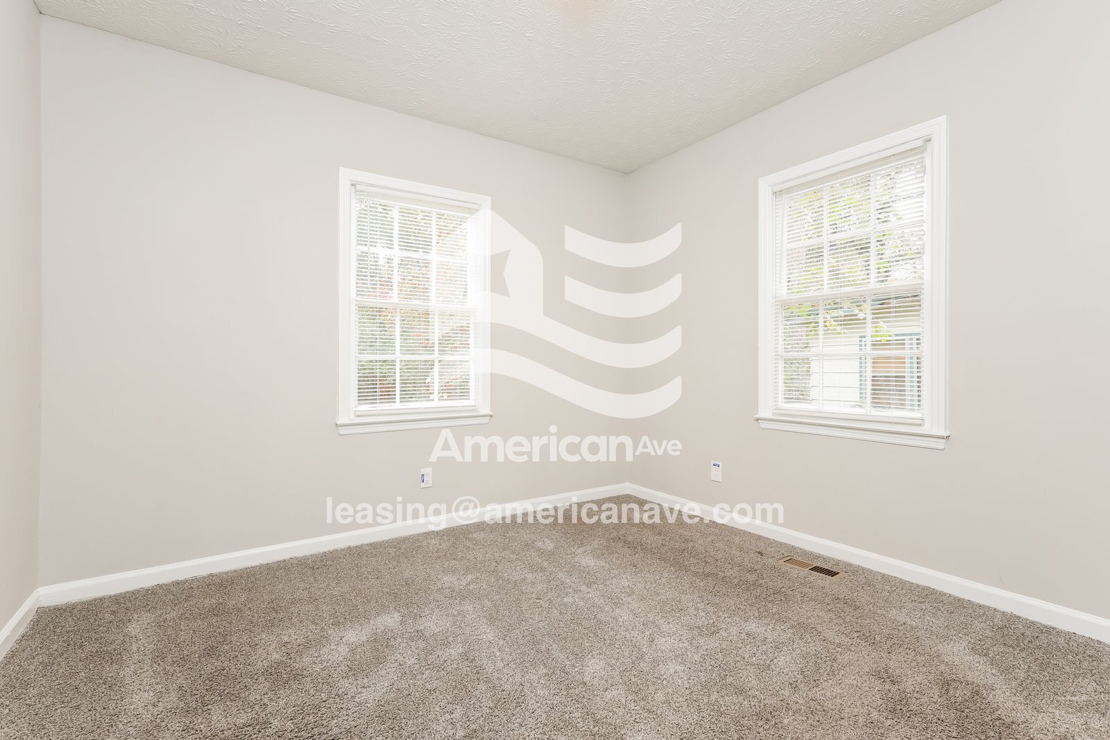 Building Photo - 4365 Pinebrook Dr