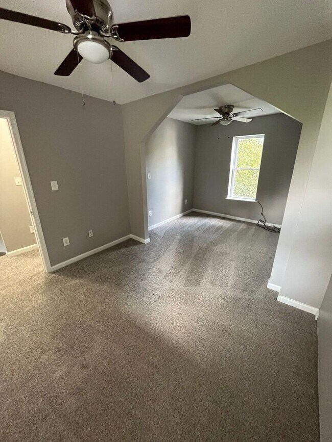 Building Photo - 2 BR Home Available in Allentown, PA