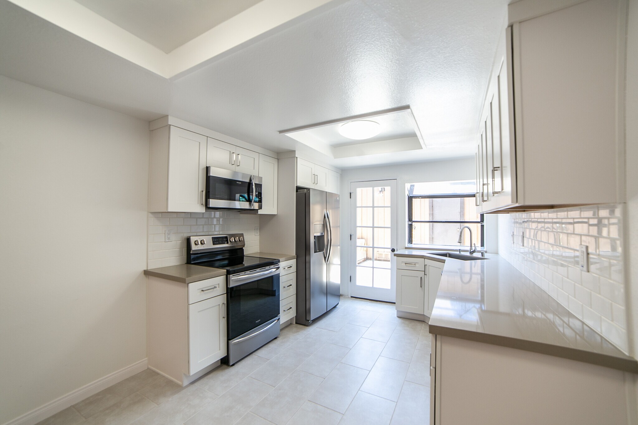 Building Photo - 9743 Reseda Blvd #3