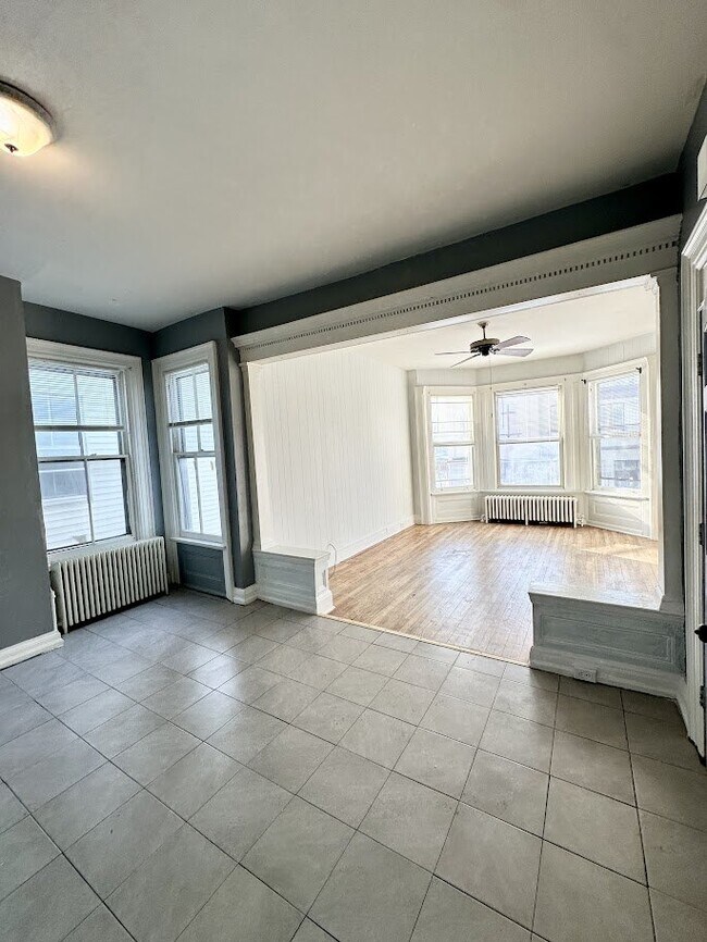 Building Photo - 130 5th Ave