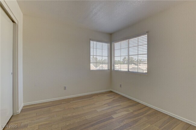 Building Photo - 938 Carnival Ave