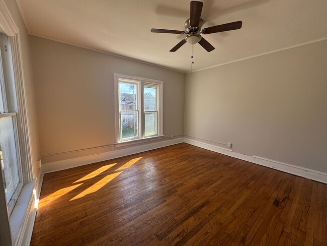 Building Photo - 302-304 Lenox Ave