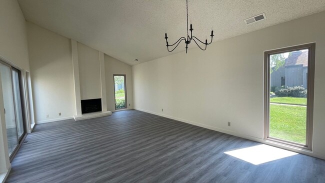 Building Photo - 3424 Solomon Ln
