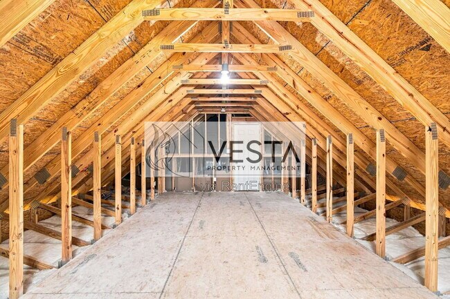 Building Photo - 14 Holcombe Dr