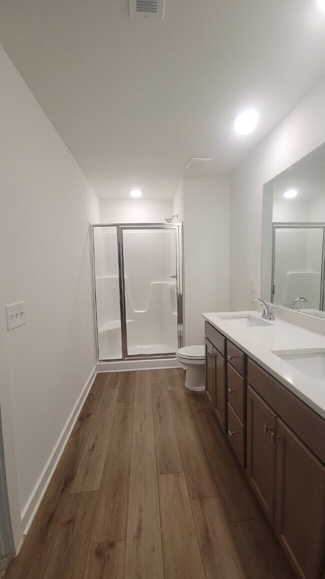 Building Photo - Section 8 Accepted!!! "Discover Comfort and Style: 3-Bed, 2.5-Bath Gem with Granite Elegance in H...