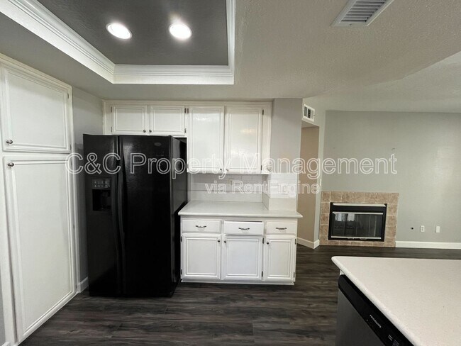 Building Photo - 17673 Streamside Ln