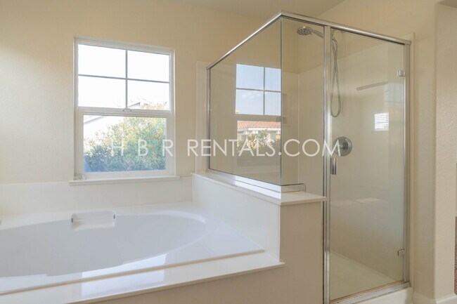 Building Photo - Bethany Village Mountain House Move-In Ready 3-Bed, 2.5-Bath