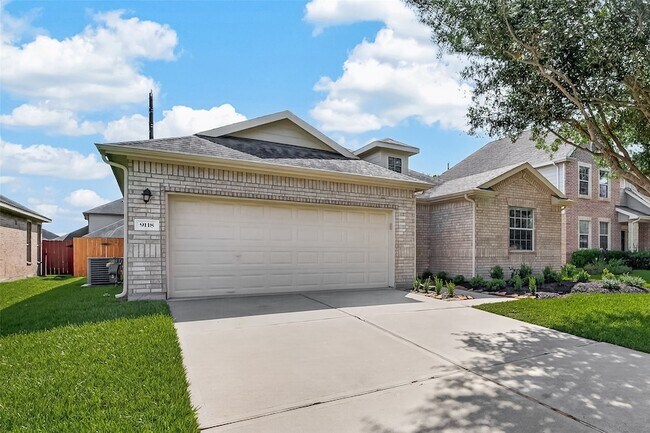 Building Photo - 9118 Cavalier Ln