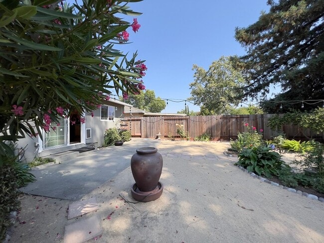 Building Photo - Beautifully Updated Four Bedroom Napa Home