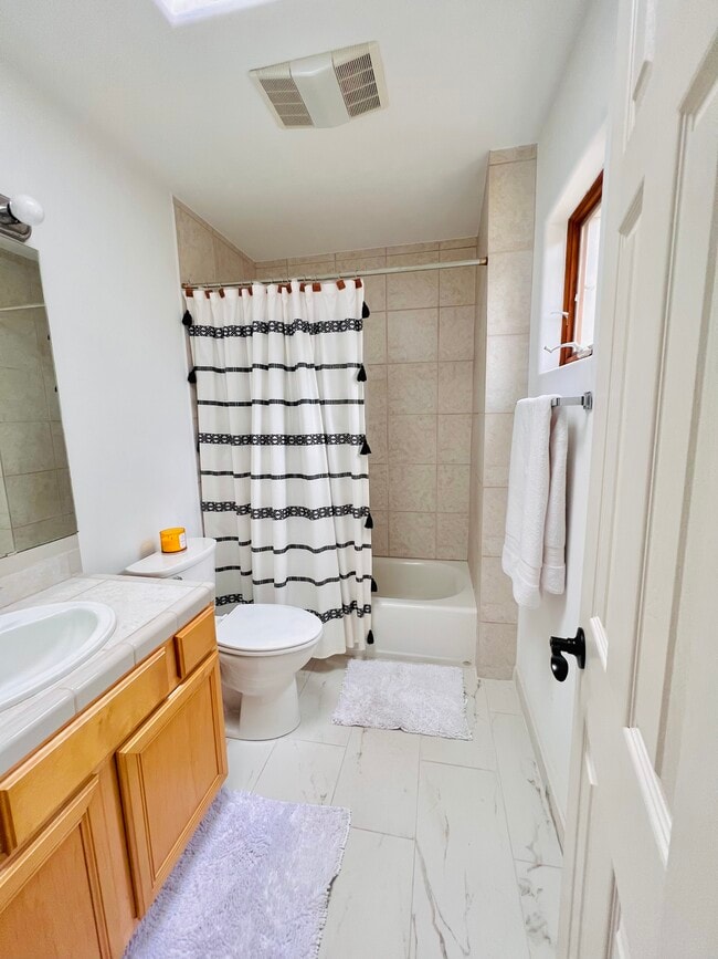 Building Photo - 3258 Nizhoni Dr