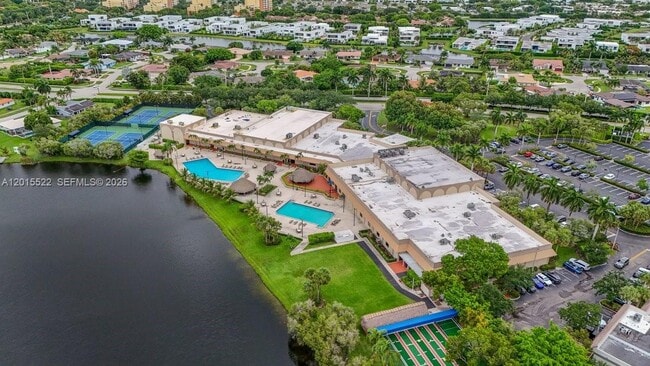 Building Photo - 16530 Lake Tree Dr