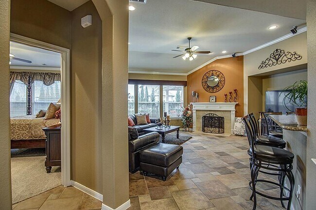 Building Photo - 9422 Cheslyn Ct
