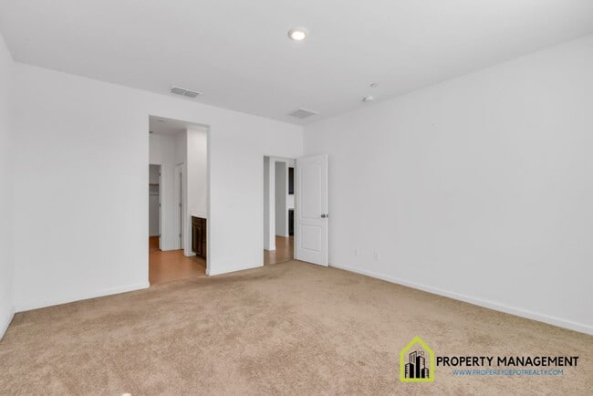 Building Photo - Modern and Spacious 4-Bedroom Home for Rent!