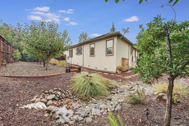 Building Photo - Utilities Included! Luxury Single-Story Ho...