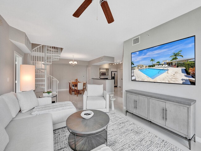 Building Photo - 225 NE 1st St