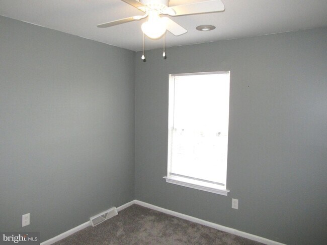 Building Photo - 4 Winton Ln