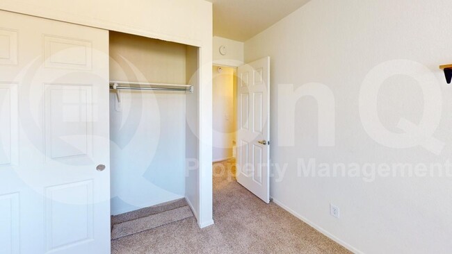 Building Photo - 1351 Burdock Dr S