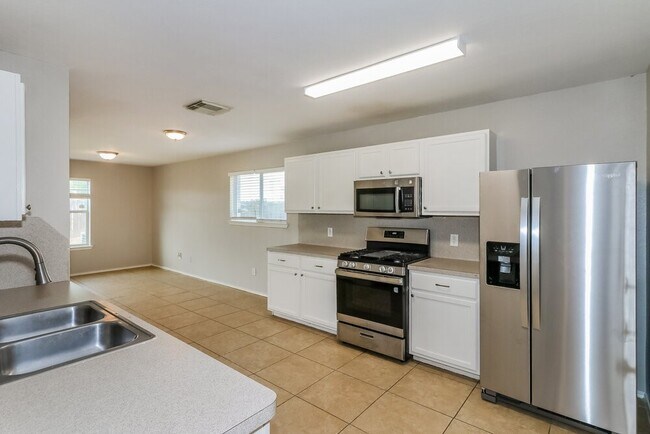 Building Photo - 5006 Roth Forest Ln