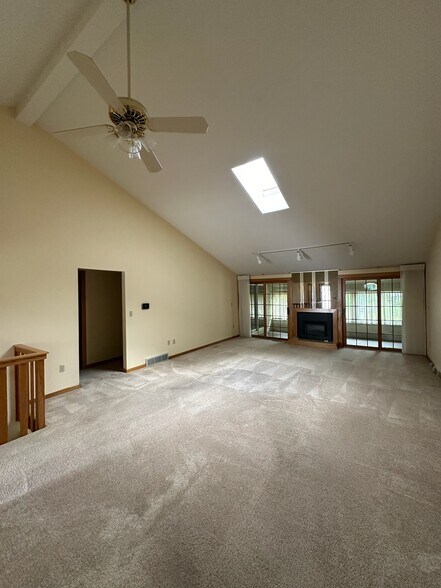Building Photo - 228 Shuart Ave