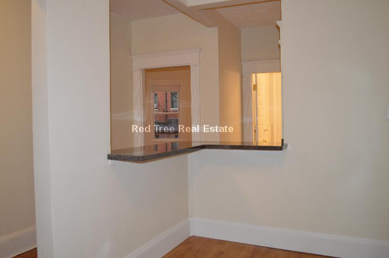 Building Photo - 1589 Beacon St