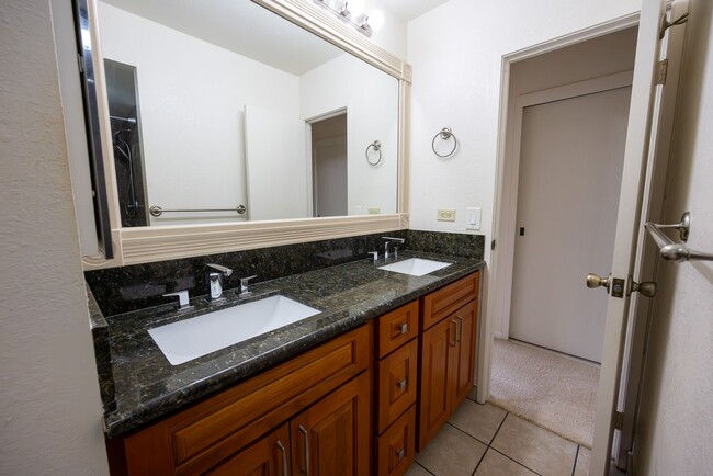 Building Photo - Mauna Luan Hawaii Kai 2 Bedroom 2 Bathroom...