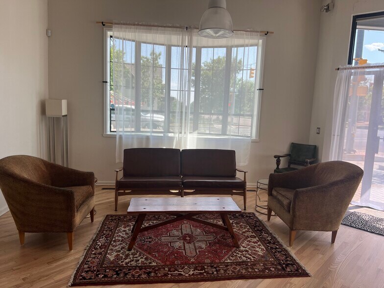 Front area furniture provided - 302 E Uintah St