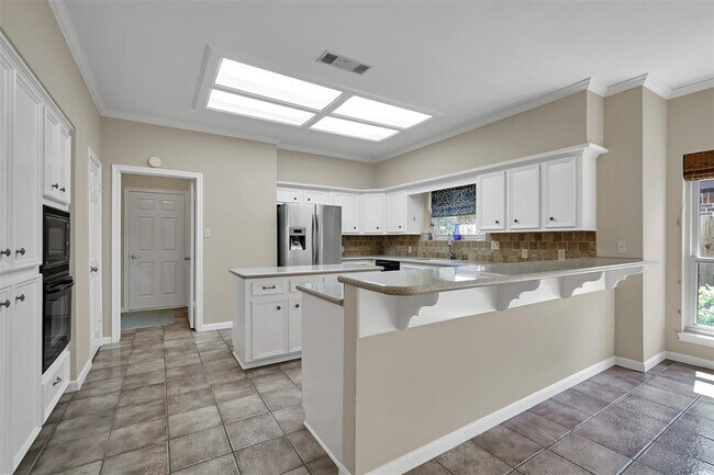 Building Photo - 3303 Pine Chase Dr