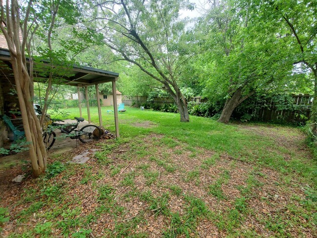 Building Photo - 3/2 in Southwood Valley