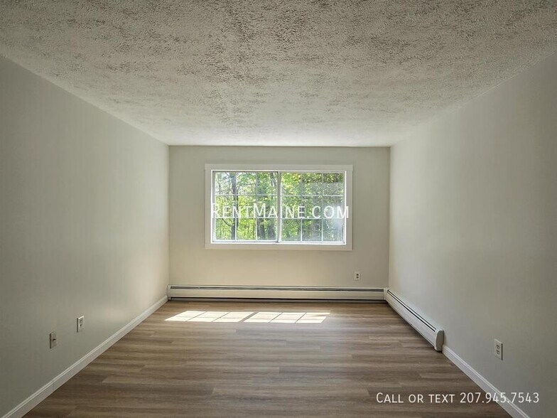 Building Photo - 10 Tall Pines Dr