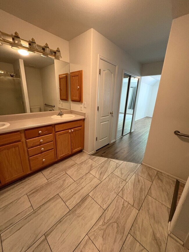 Building Photo - 5050 Rill Valley Way