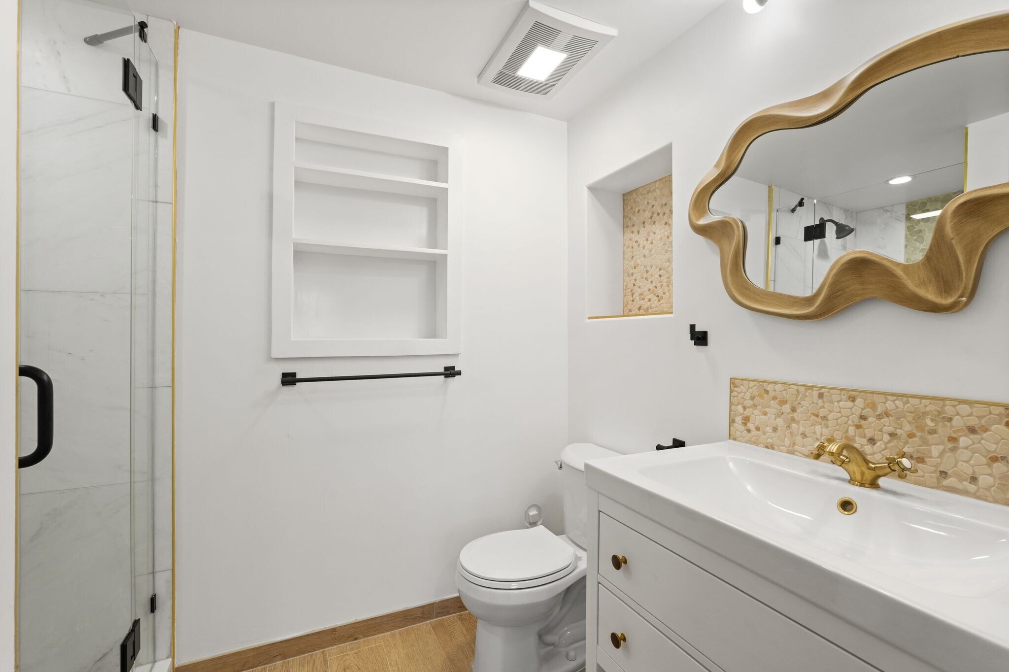 Building Photo - 2258 Helios Dr