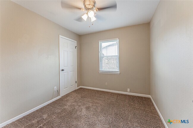 Building Photo - 3006 Belmont Dr