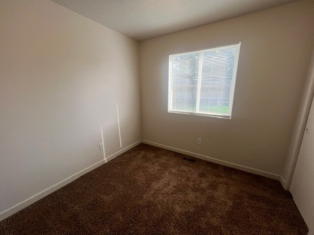 Building Photo - Spacious 3 Bedroom 2 Bath House for Rent in Nampa!