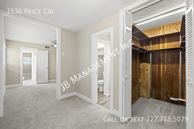 Building Photo - 1530 Price Cir