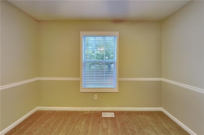 Building Photo - 132 Hickory View Ln