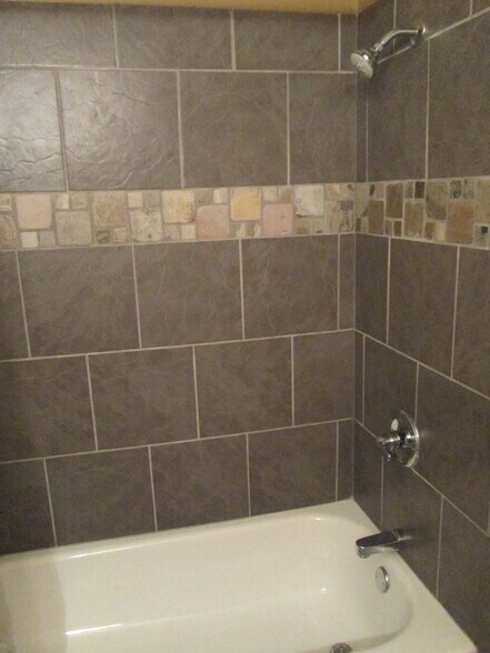 Building Photo - 1055 Baxter St