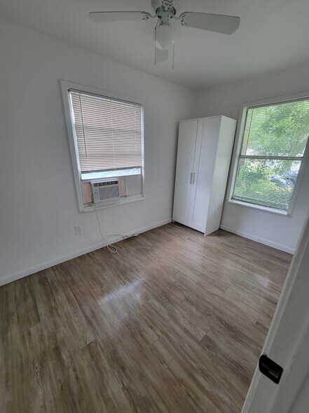 Building Photo - 222 N 19th St