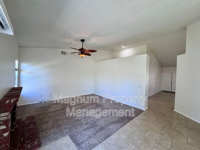 Building Photo - 687 Black Oak Cir