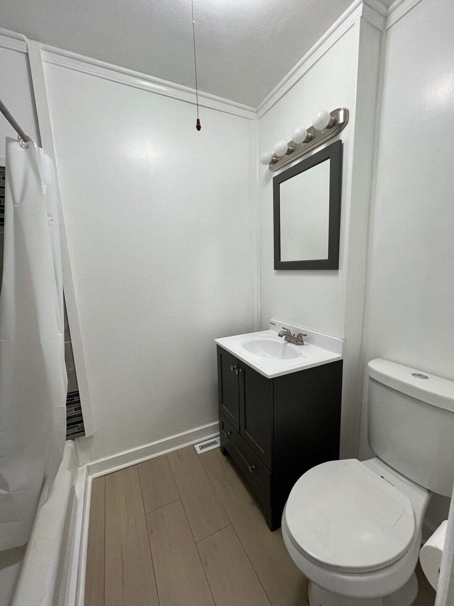 Building Photo - 1837 Little Norway Ave SE