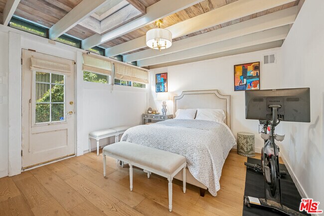 Building Photo - 516 Latimer Rd