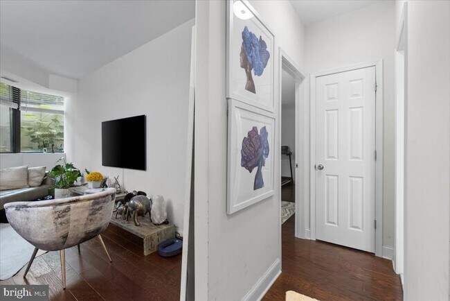Building Photo - 955 26th St NW