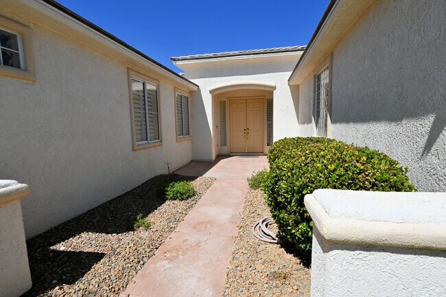 Building Photo - Siena Golf Course Home for Rent! Amazing 55+ Community!