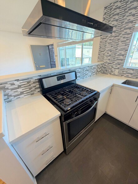 Building Photo - 1433 9th St